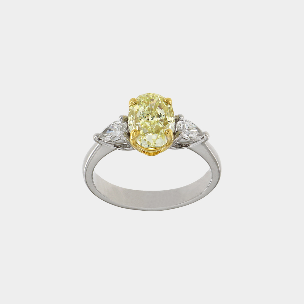 FANCY YELLOW DIAMOND SOLITAIRE GOLD 18KT 