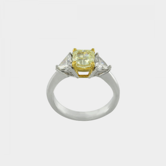 FANCY YELLOW DIAMOND SOLITAIRE 18KT GOLD  